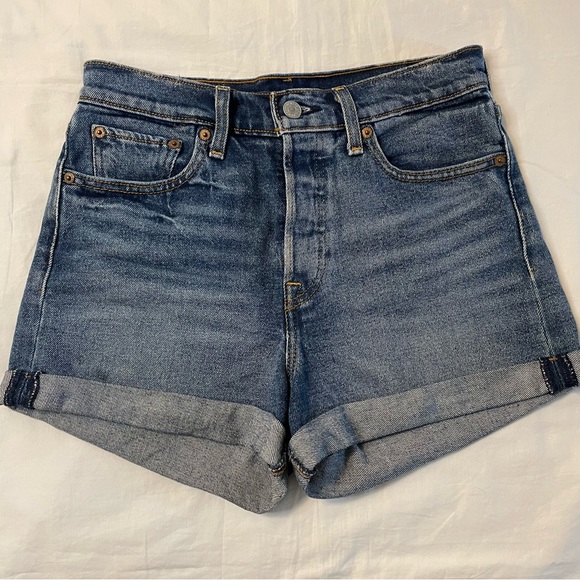 Levi’s High Waisted Denim Shorts - Picture 1 of 7